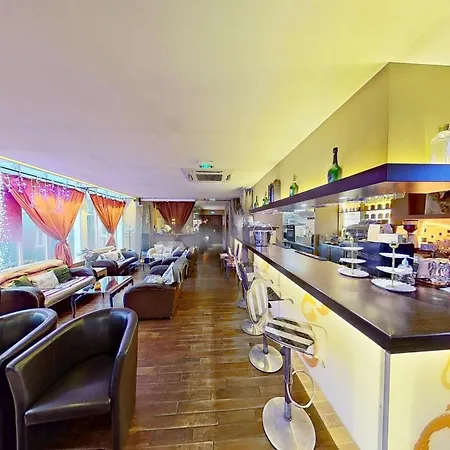 Botel Exigehome-large Houseboat With Rooftop&spa Near Paris-céline Dion